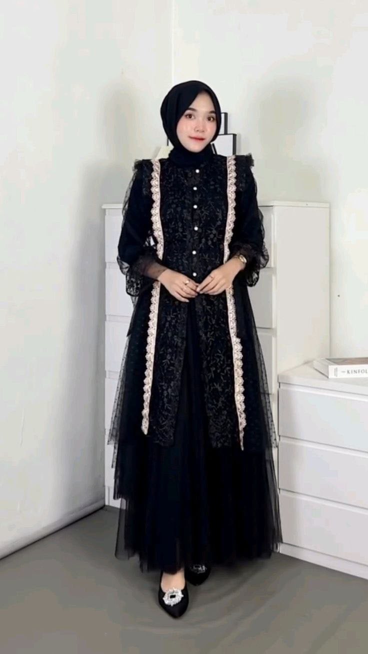 Rok Tutu HItam dan Knit Brokat Hitam