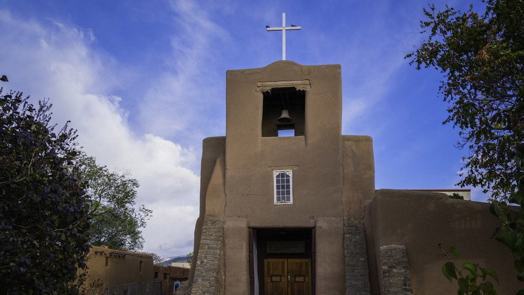 gereja benteng Adobe 