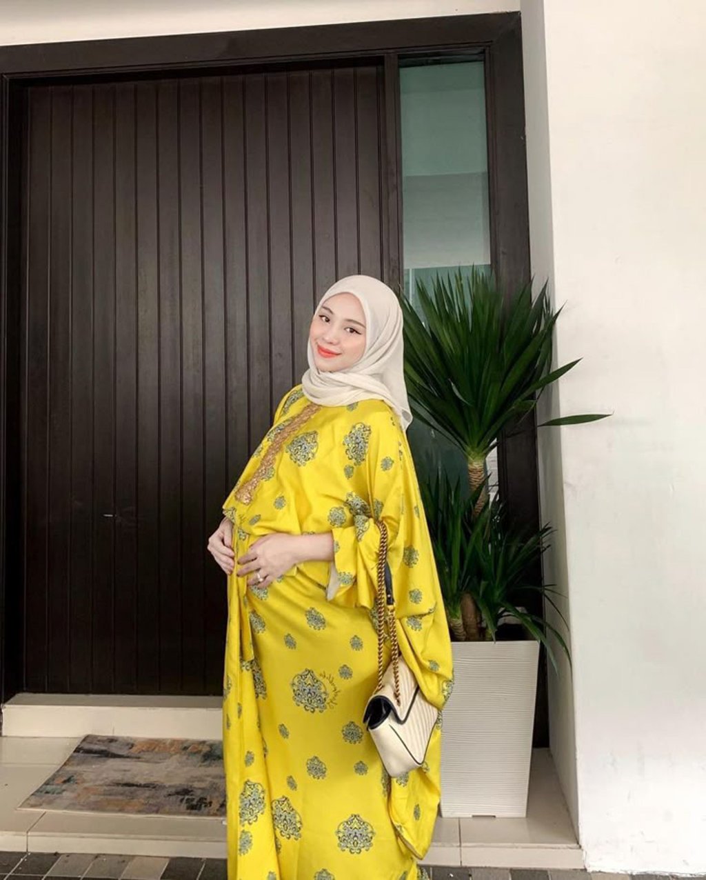 Kaftan Motif Warna Cerah