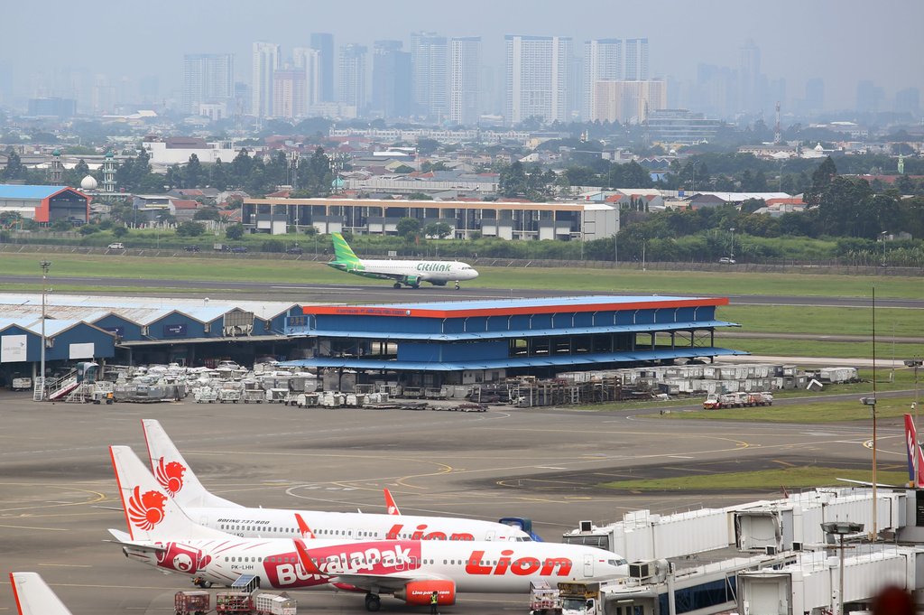 12 Penerbangan di Bandara Soetta Dialihkan Akibat Cuaca Ekstrem