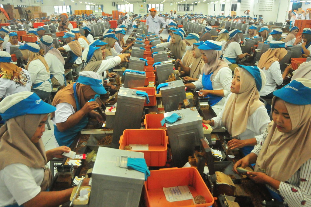 Penyaluran BLT bagi pekerja rokok