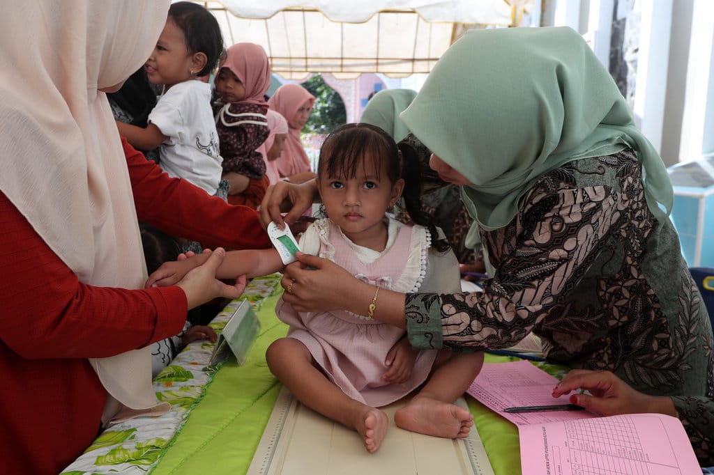 Pelayanan kesehatan dan pemberian makan bergizi gratis