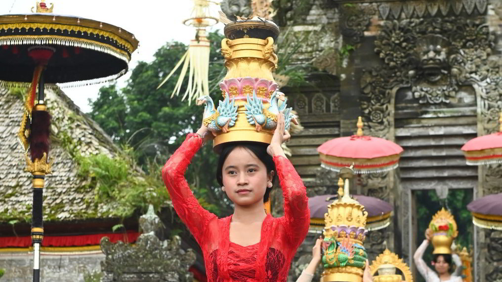 Hari Raya Galungan di Desa Penglipuran Bali