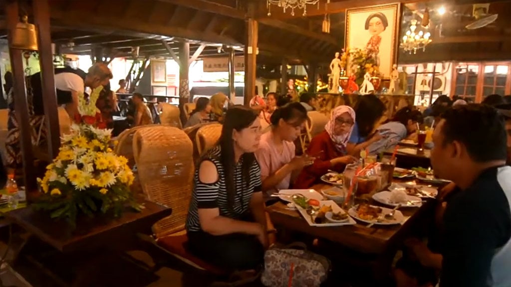 House of Raminten resto Jogja