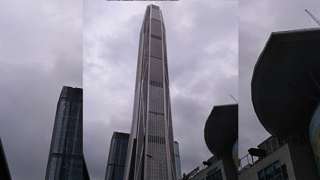 Gedung Ping An Finance Center. wikimedia/Govoruhin87 Gedung Ping An Finance Center