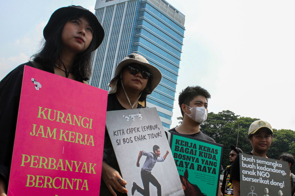 Aksi Hari Buruh di DPR