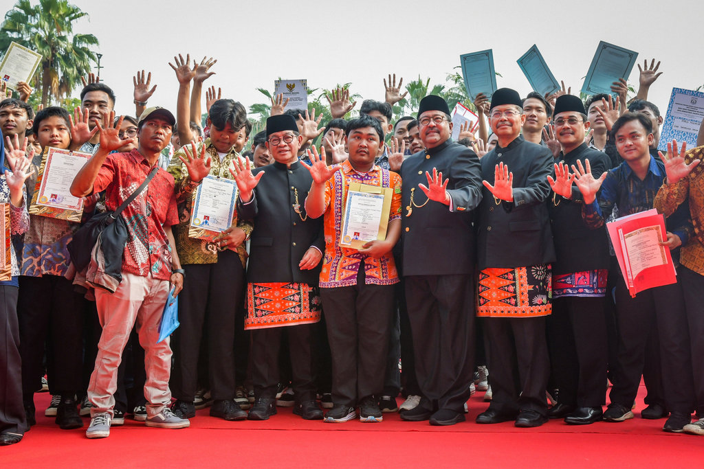 Program bantuan pemutihan ijazah di Jakarta
