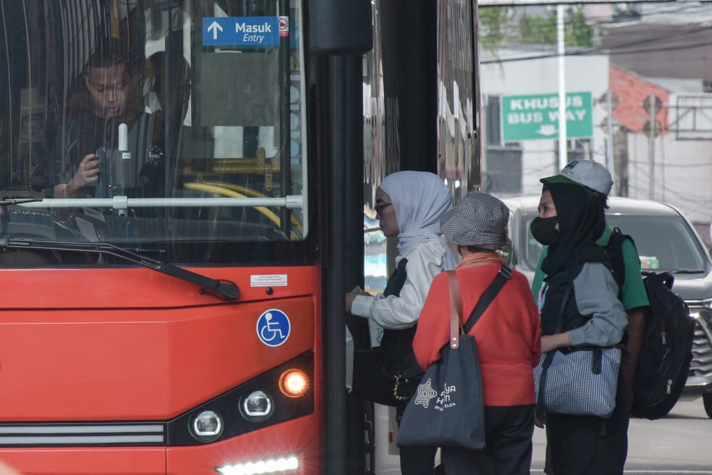 Target pengguna transportasi umum di Jakarta