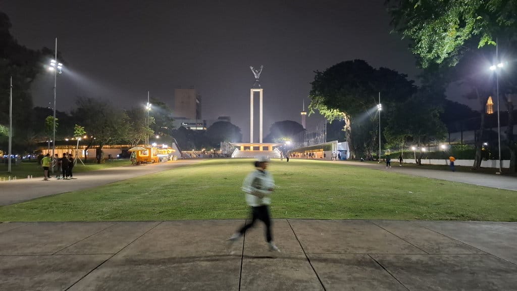  Taman 24 Jam Jakarta