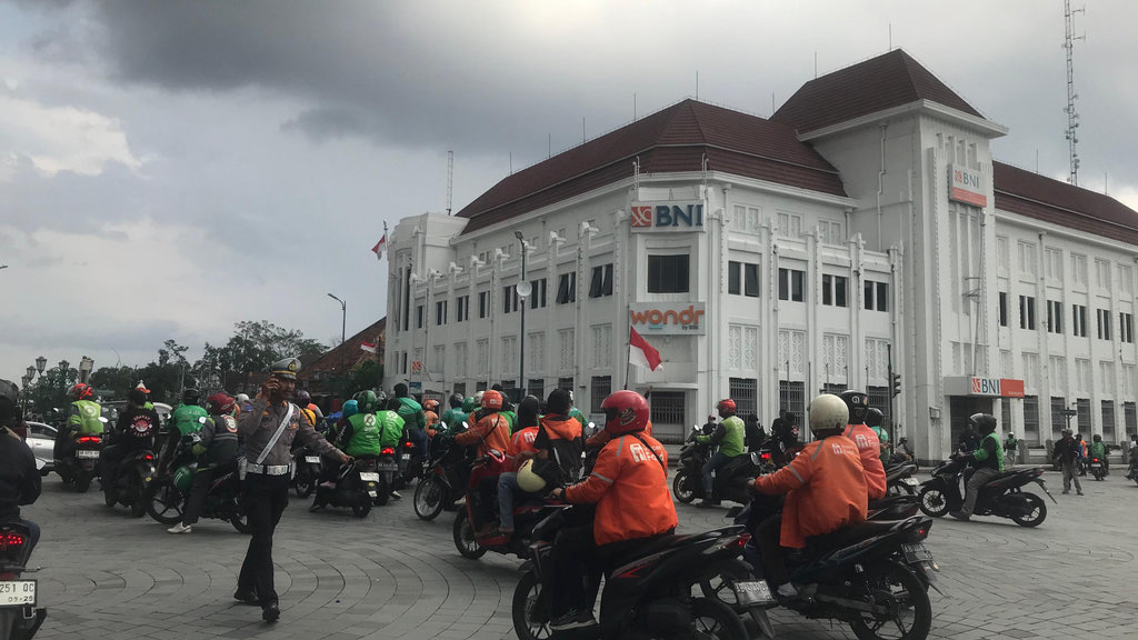 Massa Aksi Demo Ojol