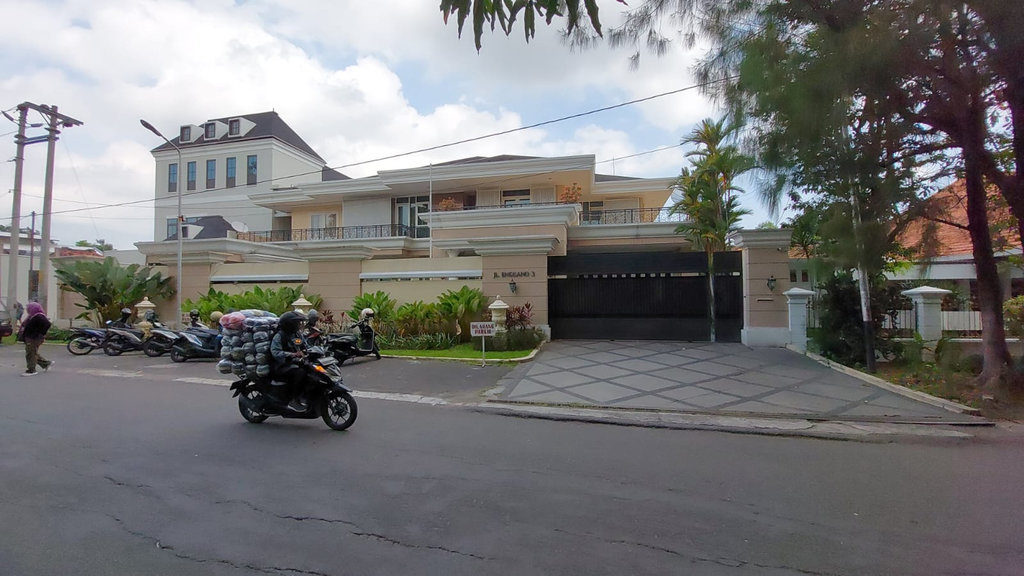 Rumah kediaman Iwan Setiawan Lukminto