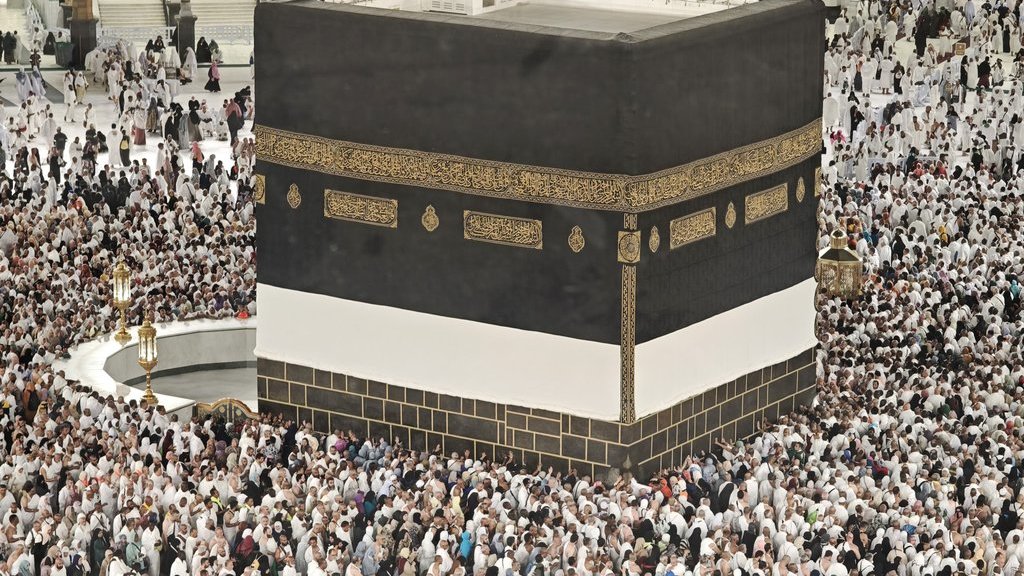 Masjidil Haram, Makkah, Arab Saudi. ANTARA FOTO/Andika Wahyu/Spt.
Suasana Masjidil Haram jelang puncak musim haji 1446 H