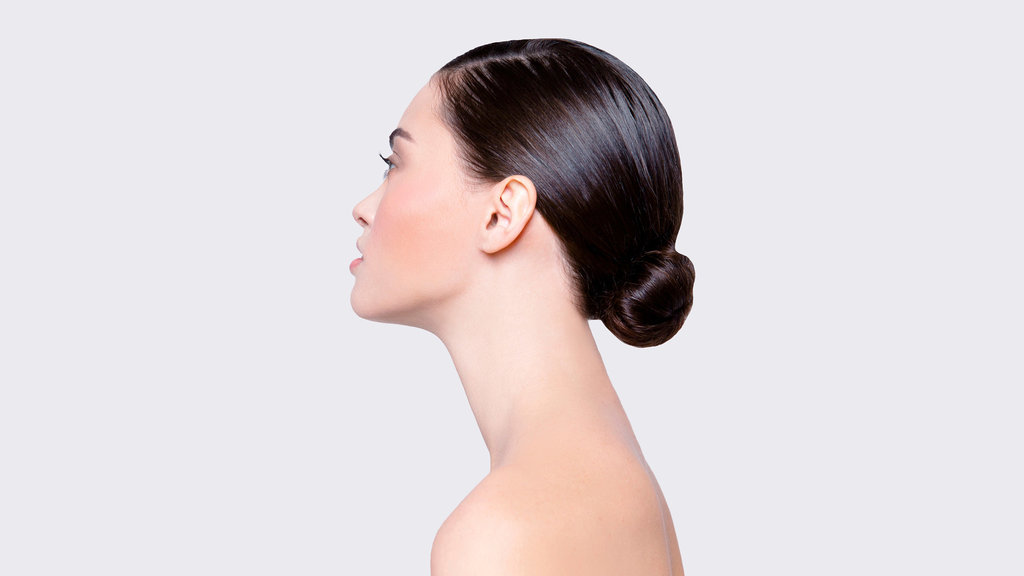 Rambut Sleek Bun Minmalis. foto/istockphoto Rambut Sleek Bun Minmalis