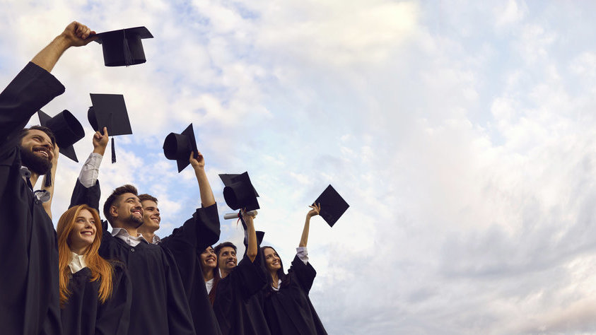 Foto Wisuda Latar Langit