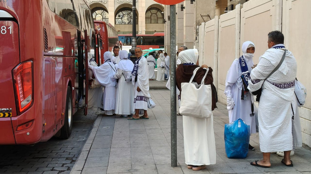 Jemaah Haji Kloter Akhir Diberangkatkan dari Madinah ke Makkah. (Sumber: Fahreza Rizky/KIA 2025) Pemberangkatan Jemaah Haji dari Madinah ke Makkah