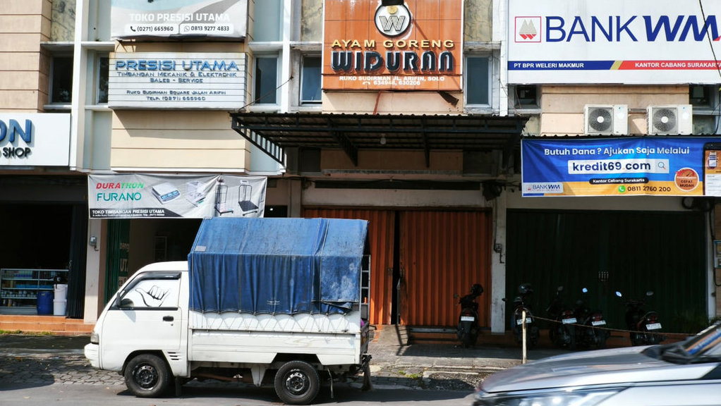 Salah satu kuliner legendaris Warung Ayam Goreng Widuran. Tirto.id/Febri Nugroho Warung Ayam Goreng Widuran