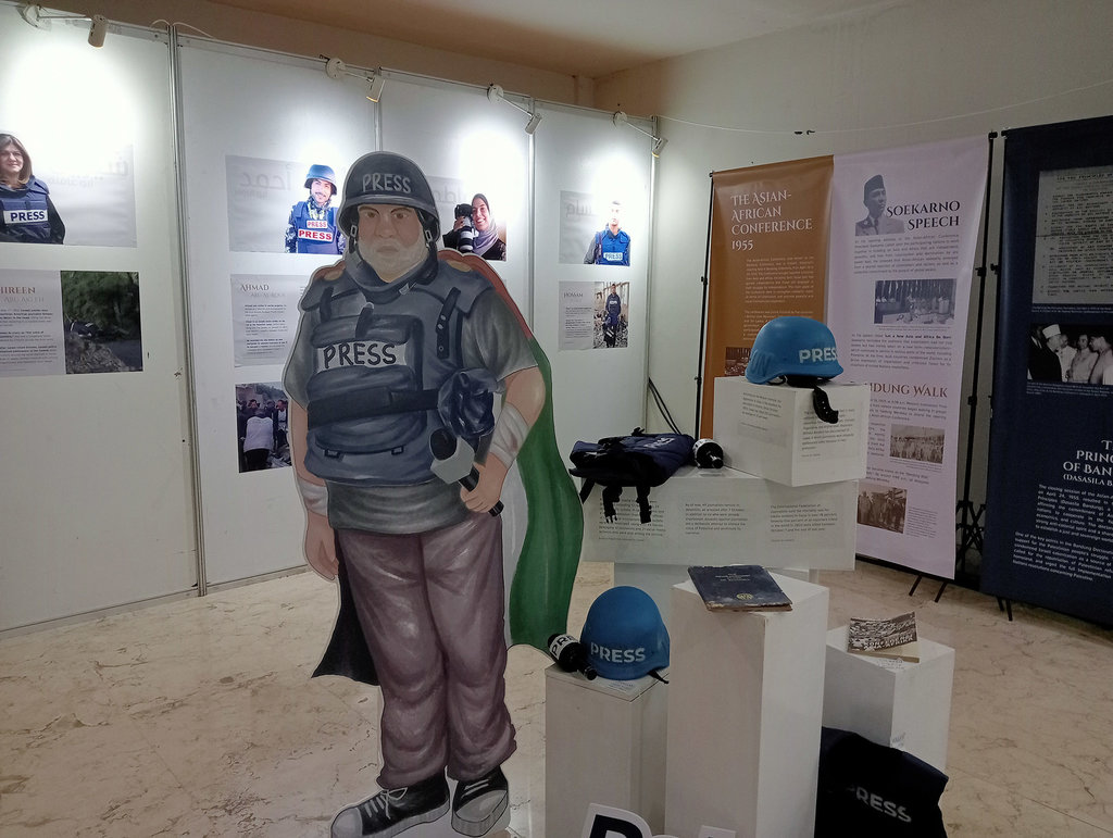 Museum Mini Jurnalis Palestina dalam acara konferensi Aktivis Palestina se-Asia Pasifik untuk Al-Quds dan Palestina di Hotel Savoy Homann. Minggu (25/5/2025). Tirto.id/Firman Museum Mini Jurnalis Palestina