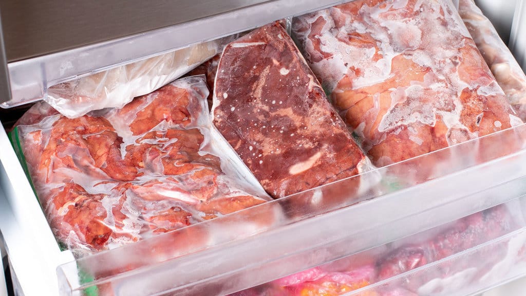 Ilustrasi Daging disimpan Freezer