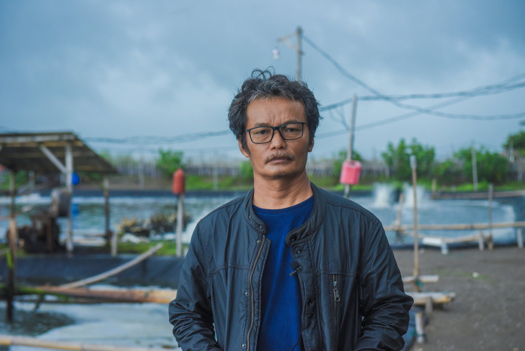 Ajad Sudrajad, pembudidaya udang mitra eFsihery di Cikalong, Tasikmalaya, Jawa Barat.. tirto.id/Eggi Hadian lipsus eFishery