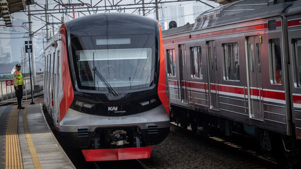 Pengoperasian perdana KRL CLI-125