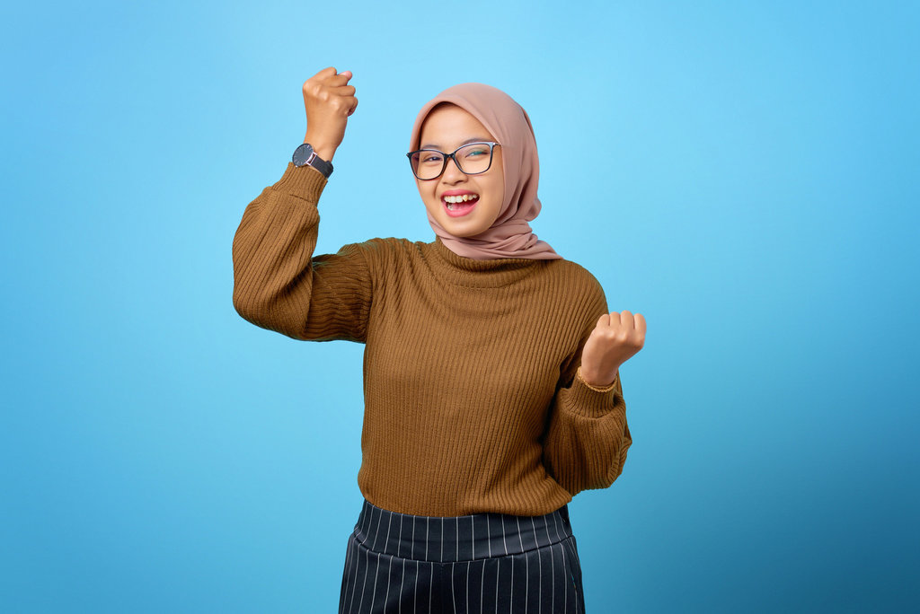 Baju Sweater Rajut dan Celana Strip. FOTO/iStockphoto Baju Sweater Rajut dan Celana Strip