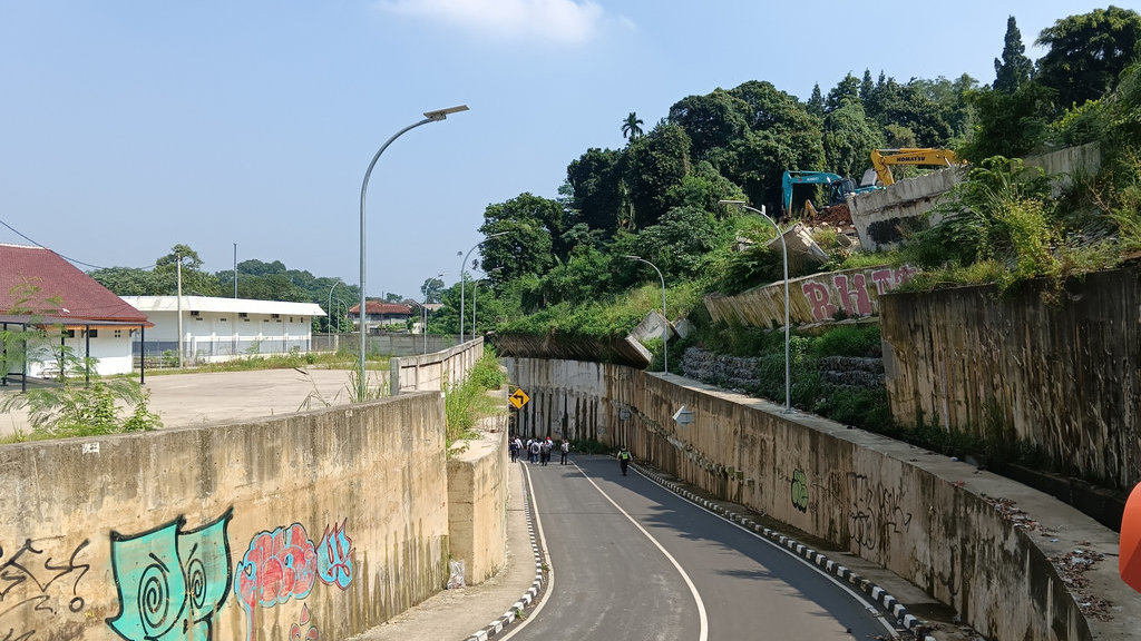 area underpass Batutulis