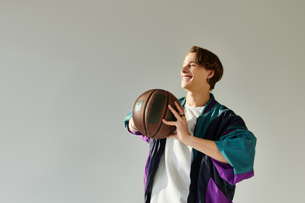 Ilustrasi Jaket Bomber Pria. foto/istockphoto Jaket Bomber Pria