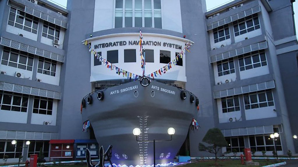Politeknik Ilmu Pelayaran (PIP) Semarang. wikimedia/Hbagasworoh PIP Semarang
