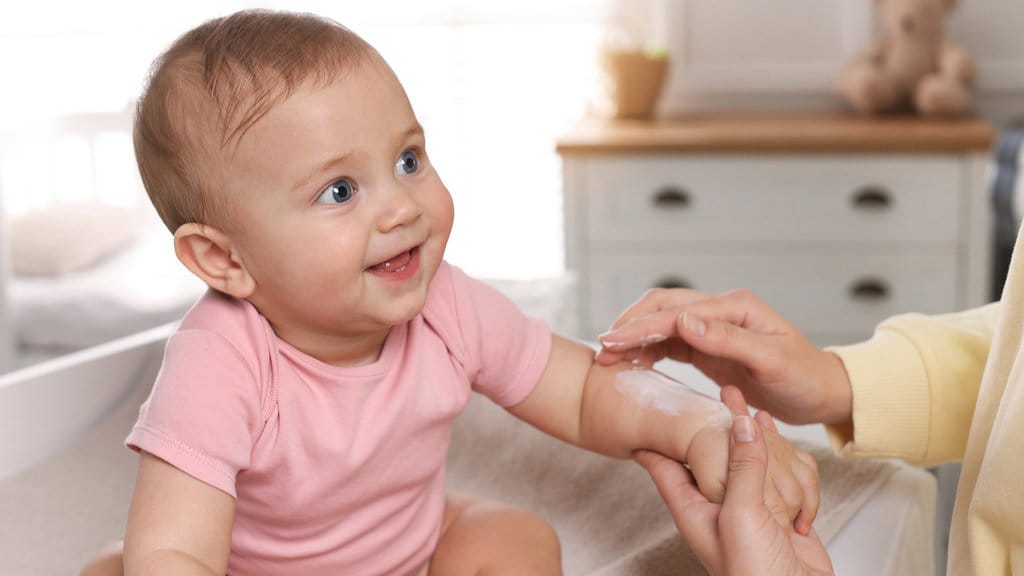 Ilustrasi Lotion bayi. foto/istockphoto Ilustrasi Lotion bayi
