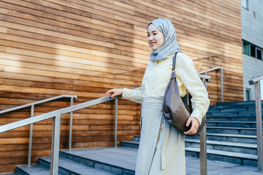  Baju Kemeja Strip dan Wrap Skirt