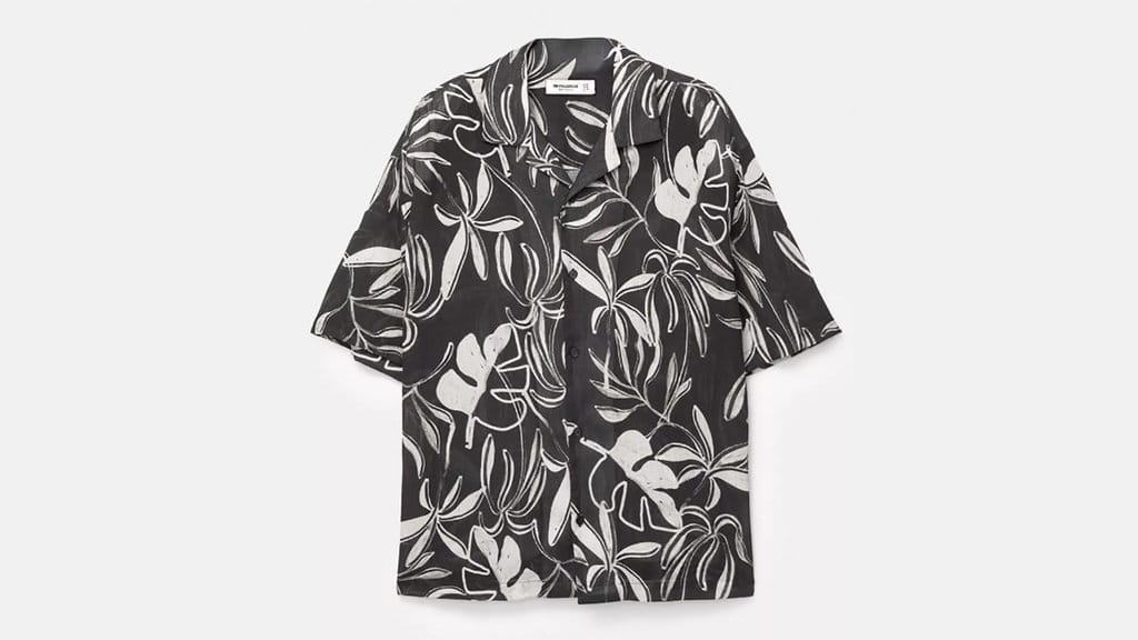 Kemeja Pria pull and bear. foto/pullandbear Kemeja Pria pull and bear