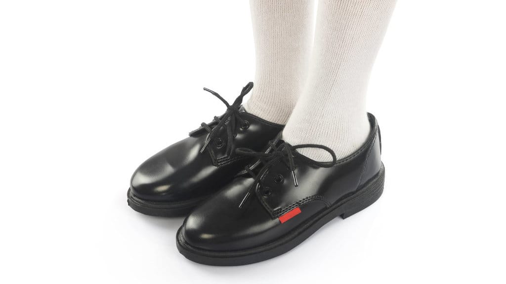 Ilustrasi Kaos Kaki Sekolah