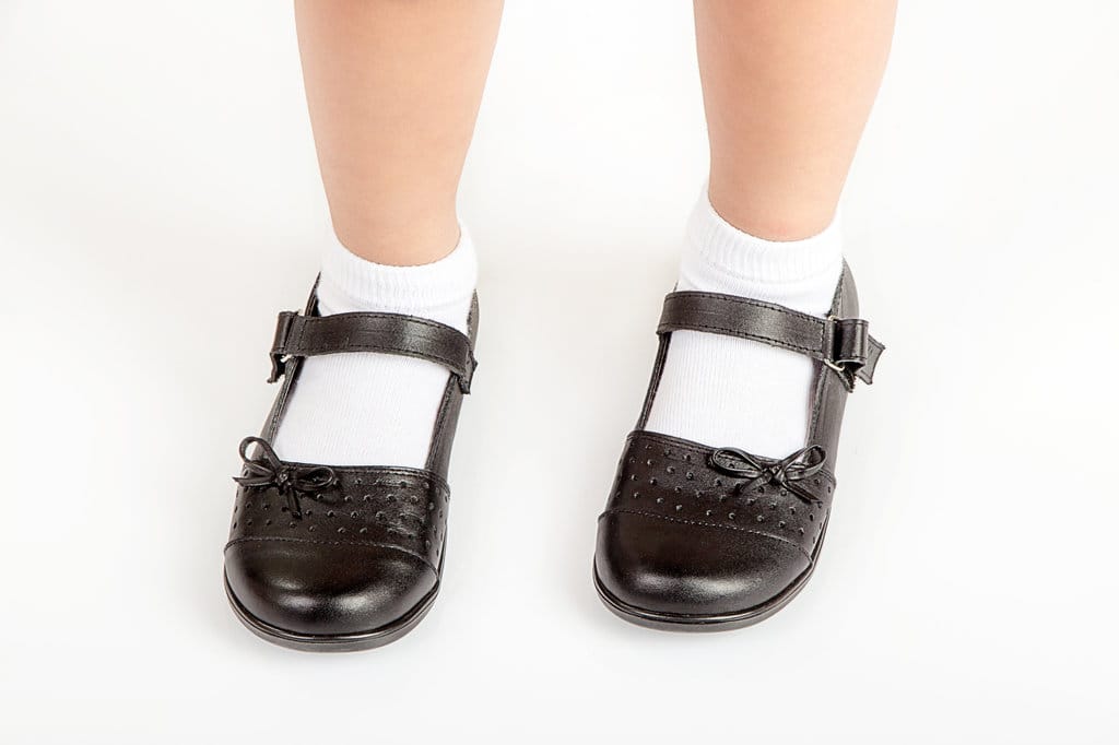 Ilustrasi Kaos Kaki Sekolah