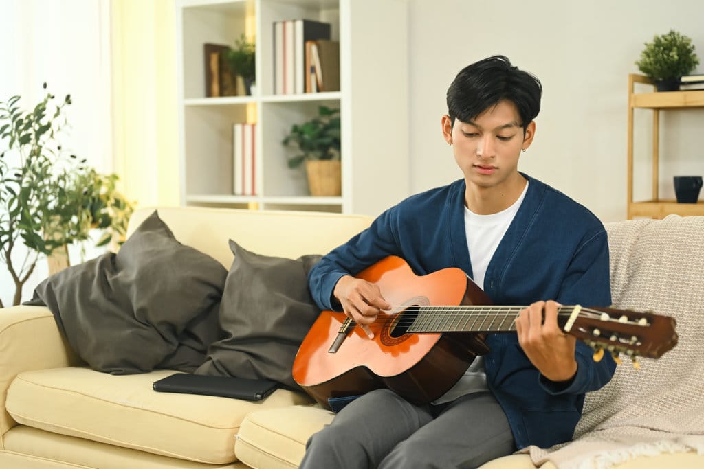 Gitar Untuk Jamming. foto/istockphoto Gitar Untuk Jamming