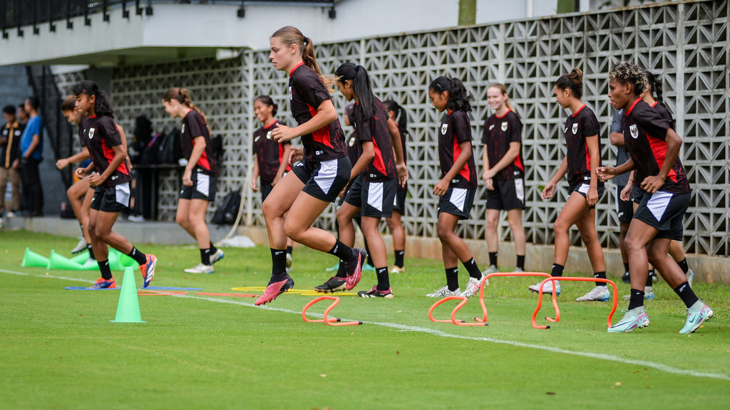 Latihan Timnas Putri Indonesia
