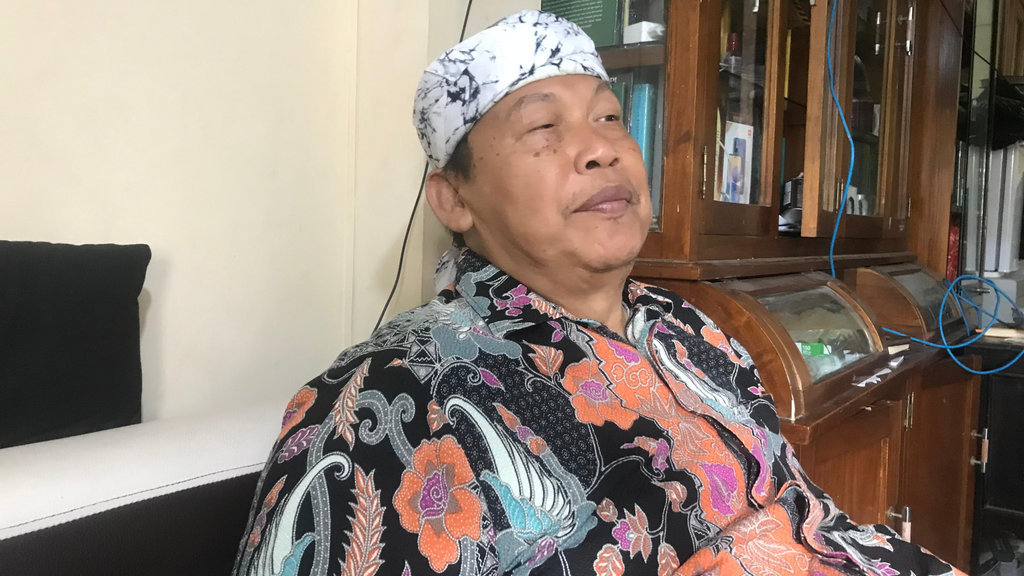 Ketua Dewan Syuro Masjid Jogokariyan, Muhammad Jazir saat diwawancarai di Masjid Jogokariyan pada Jumat, 27 Juni 2025. tirto.id/ Abdul Haris Muhammad Jazir