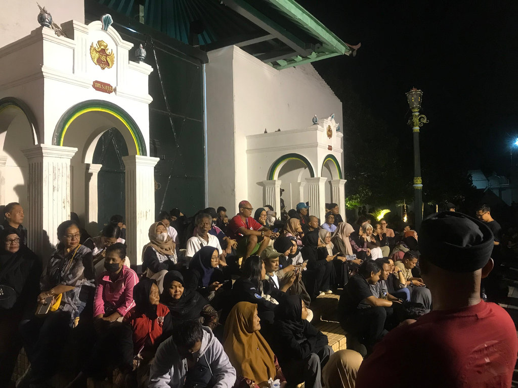 Peserta Mubeng Beteng