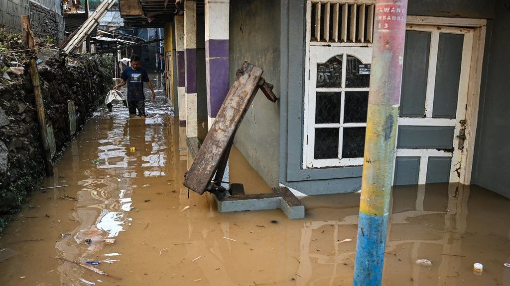 Banjir berangsur surut di Jakarta
