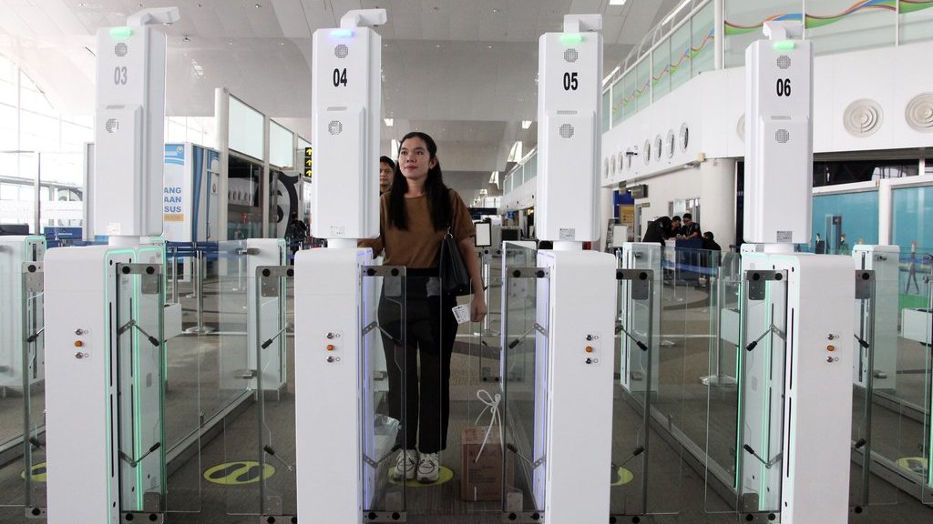Penggunaan 30 pintu otomatis di Bandara Kualanamu