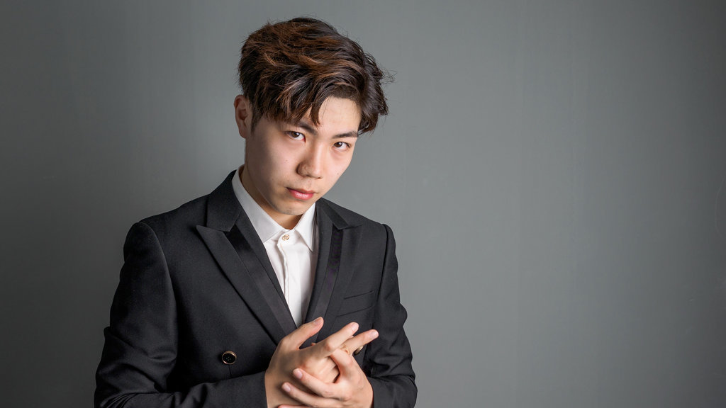 Model Potong Rambut Korea Comma Hair . FOTO/istockphoto Model Potong Rambut Korea Comma Hair