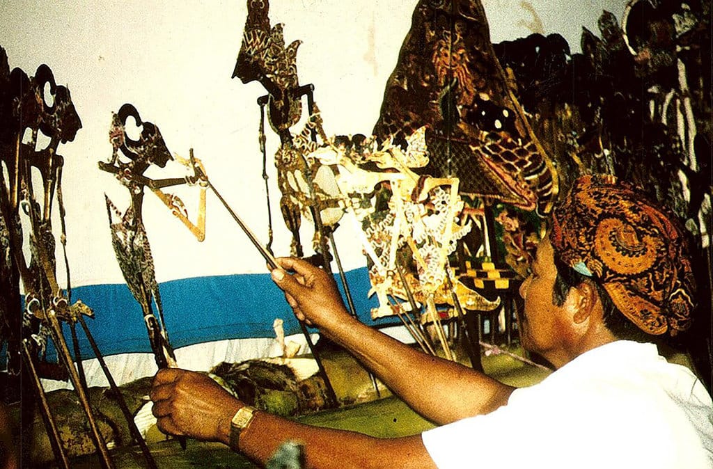 Pertunjukan Wayang di Suriname