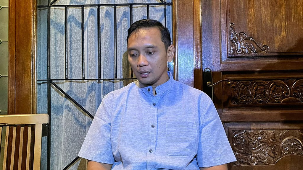 Meta Bagus saat diwawancarai oleh awak media di kediaman almarhum di Banguntapan, Bantul, Yogyakarta, pada Selasa, (29/7/2025). Foto/Istimewa Meta Bagus