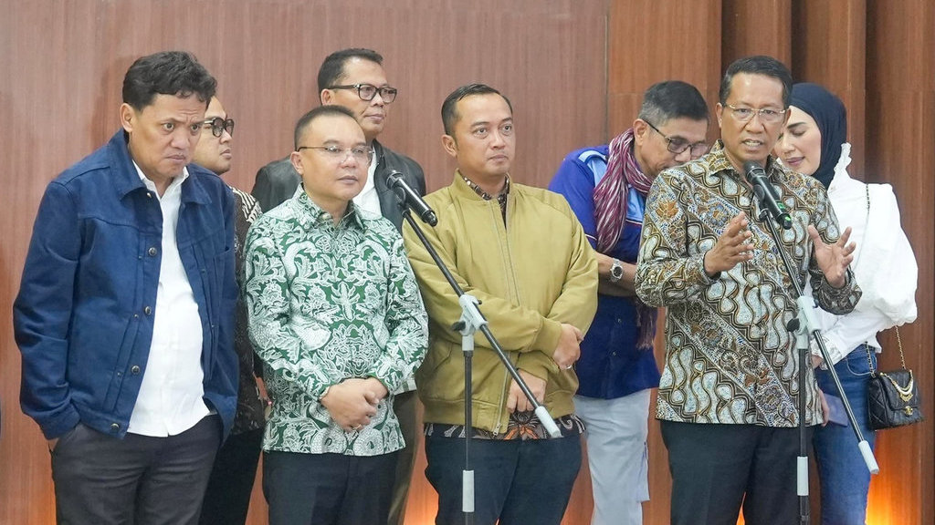 Konferensi pers abolisi Tom Lembong dan amnesti Hasto