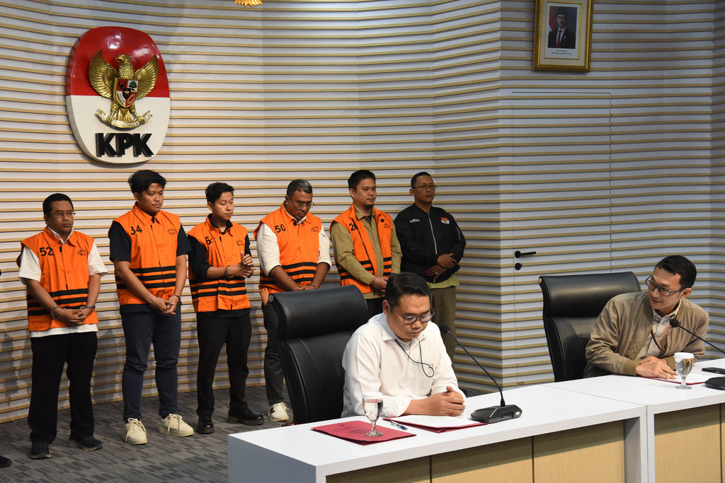 KPK tahan Bupati Kolaka Timur