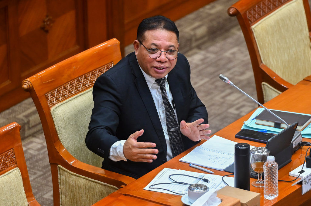 Calon tunggal Hakim Konstitusi Inosentius Samsul mengikuti uji kelayakan dan kepatutan atau fit and proper test di Komisi III DPR, Kompleks Parlemen, Senayan, Jakarta, Rabu (20/8/2025).ANTARA FOTO/Rivan Awal Lingga/tom. Uji kelayakan dan kepatutan calon hakim konstitusi