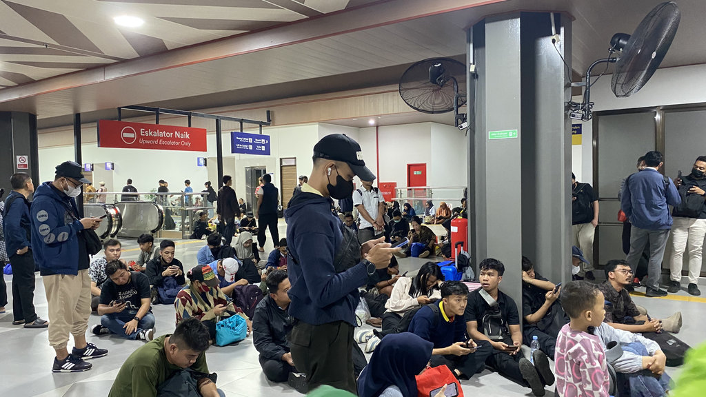 KRL Rangkasbitung-Tanah Abang mengalami penundaan