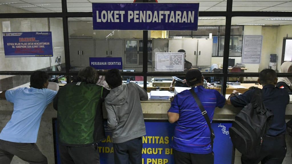 Ilustrasi Membayar Pajak Kendaraan