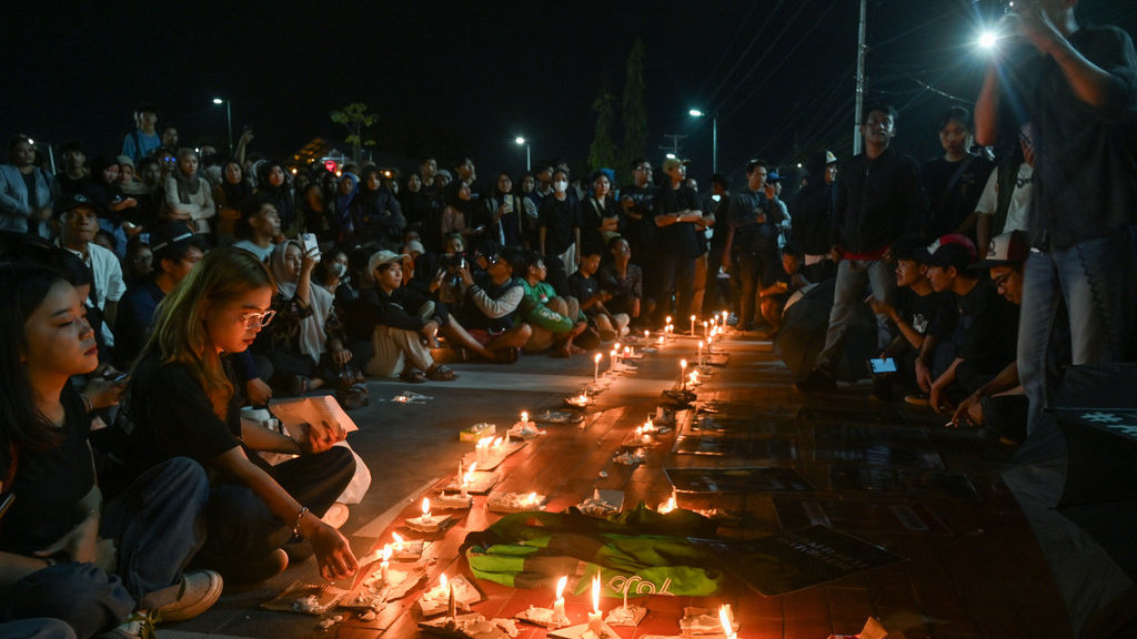 Aksi solidaritas pengemudi ojek daring dan mahasiswa di Palu