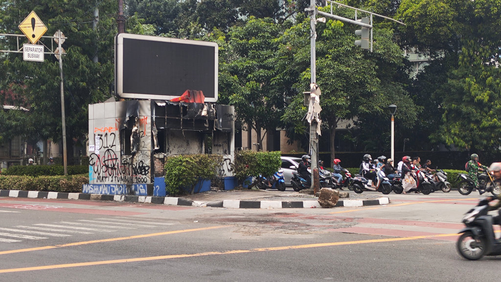 Pos polisi depan RS Carolus terdampak aksi massa 29 Agustus 2025. tirto.id/Alfons Pos Polisi RS Carolus