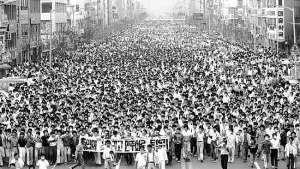 Gerakan Demokrasi Juni 1987 di Korea Selatan. Gerakan Demokrasi Juni 1987 di Korea Selatan
